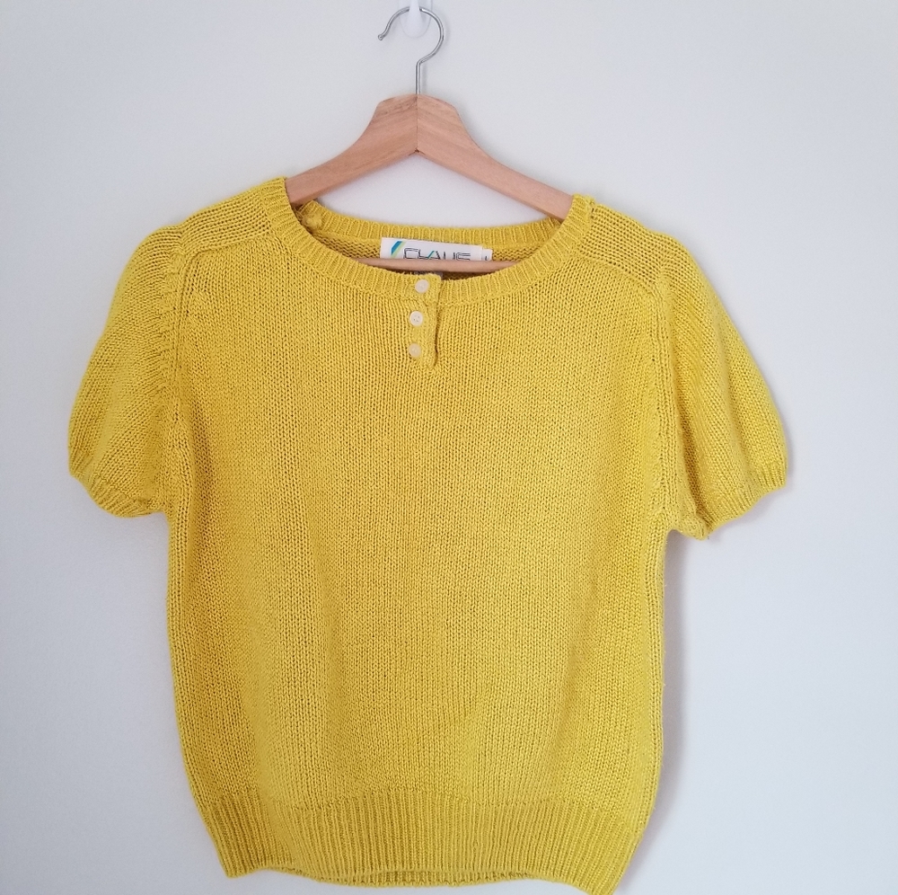 Vintage yellow crop sweater